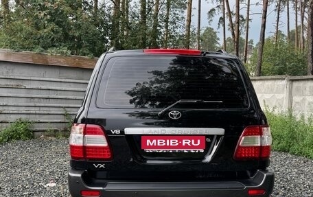 Toyota Land Cruiser 100 рестайлинг 2, 2006 год, 1 900 000 рублей, 3 фотография