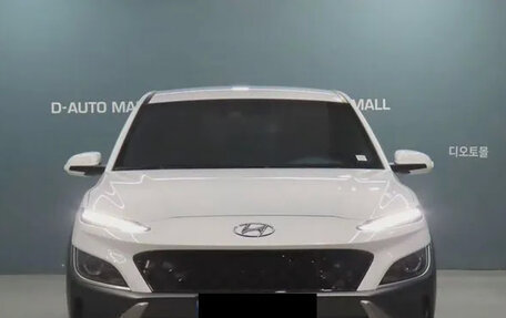 Hyundai Kona I, 2021 год, 1 950 000 рублей, 2 фотография