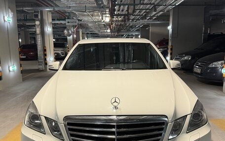 Mercedes-Benz E-Класс, 2011 год, 1 800 000 рублей, 1 фотография