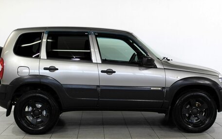 Chevrolet Niva I рестайлинг, 2017 год, 820 000 рублей, 4 фотография