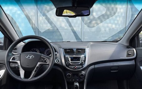 Hyundai Solaris II рестайлинг, 2015 год, 1 050 000 рублей, 2 фотография