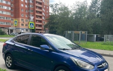 Hyundai Solaris II рестайлинг, 2011 год, 700 000 рублей, 8 фотография