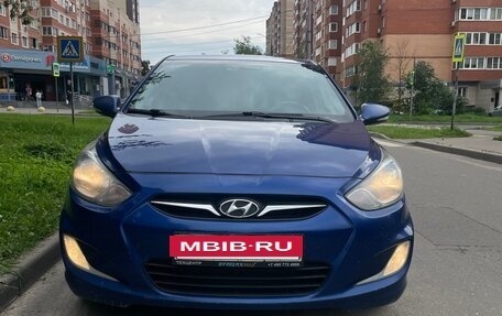 Hyundai Solaris II рестайлинг, 2011 год, 700 000 рублей, 11 фотография