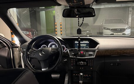 Mercedes-Benz E-Класс, 2011 год, 1 800 000 рублей, 21 фотография