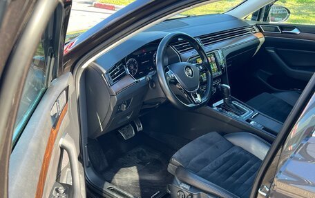 Volkswagen Passat B8 рестайлинг, 2015 год, 2 000 000 рублей, 11 фотография