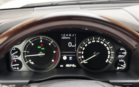 Toyota Land Cruiser 200, 2018 год, 5 998 880 рублей, 20 фотография