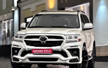 Toyota Land Cruiser 200, 2018 год, 5 998 880 рублей, 34 фотография