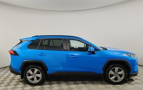 Toyota RAV4, 2020 год, 2 555 000 рублей, 4 фотография