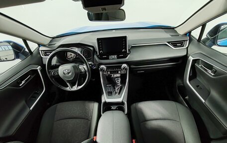 Toyota RAV4, 2020 год, 2 555 000 рублей, 14 фотография