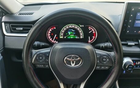 Toyota RAV4, 2022 год, 2 600 000 рублей, 11 фотография