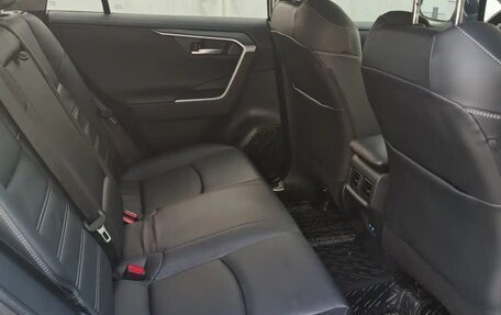 Toyota RAV4, 2022 год, 2 600 000 рублей, 20 фотография