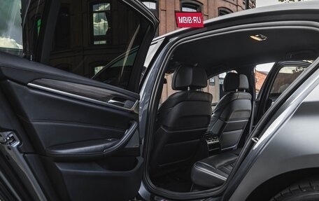 BMW 5 серия, 2018 год, 4 800 000 рублей, 13 фотография