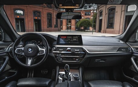 BMW 5 серия, 2018 год, 4 800 000 рублей, 23 фотография