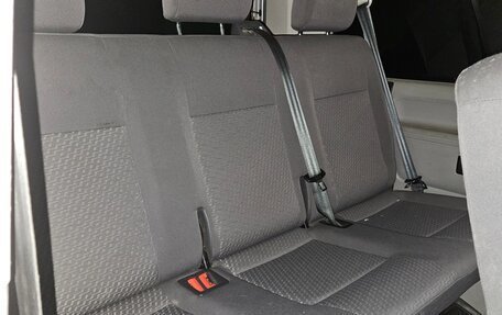 Volkswagen Caravelle T5, 2014 год, 2 100 000 рублей, 6 фотография