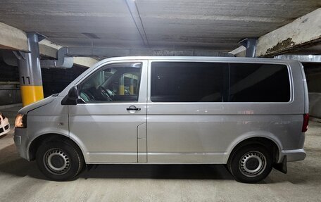 Volkswagen Caravelle T5, 2014 год, 2 100 000 рублей, 3 фотография