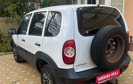 Chevrolet Niva I рестайлинг, 2018 год, 600 000 рублей, 3 фотография