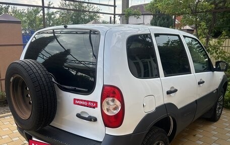 Chevrolet Niva I рестайлинг, 2018 год, 600 000 рублей, 2 фотография