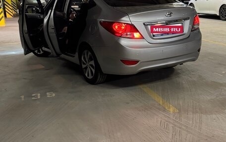 Hyundai Solaris II рестайлинг, 2013 год, 640 000 рублей, 3 фотография