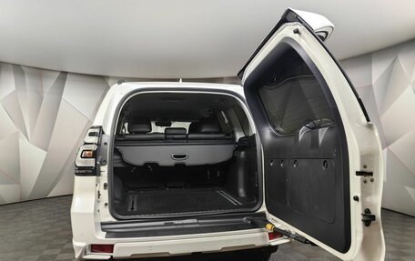 Toyota Land Cruiser Prado 150 рестайлинг 2, 2019 год, 4 699 900 рублей, 12 фотография