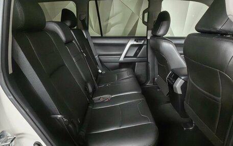Toyota Land Cruiser Prado 150 рестайлинг 2, 2019 год, 4 699 900 рублей, 16 фотография