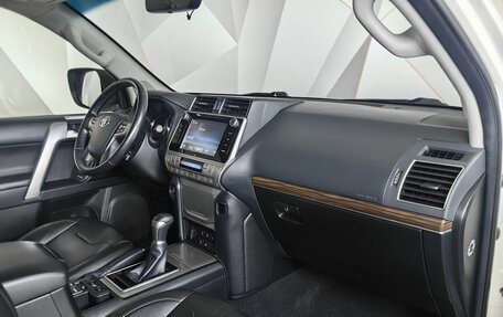 Toyota Land Cruiser Prado 150 рестайлинг 2, 2019 год, 4 699 900 рублей, 13 фотография