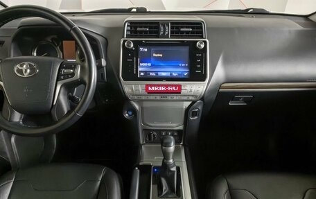 Toyota Land Cruiser Prado 150 рестайлинг 2, 2019 год, 4 699 900 рублей, 15 фотография