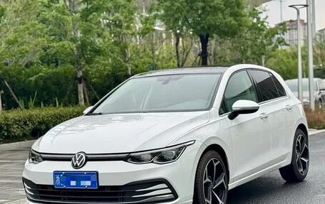 Volkswagen Golf VIII, 2021 год, 1 590 000 рублей, 3 фотография