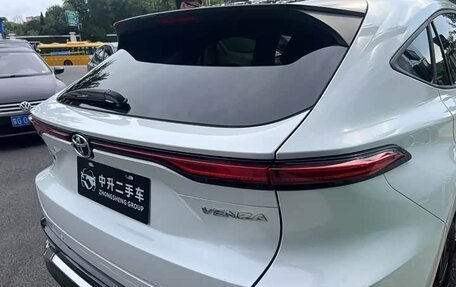 Toyota Venza, 2023 год, 2 995 000 рублей, 4 фотография