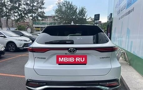 Toyota Venza, 2023 год, 2 995 000 рублей, 6 фотография