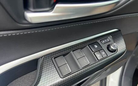 Toyota Venza, 2023 год, 2 995 000 рублей, 21 фотография