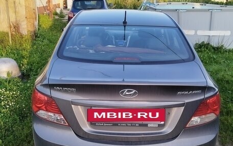 Hyundai Solaris II рестайлинг, 2011 год, 800 000 рублей, 3 фотография