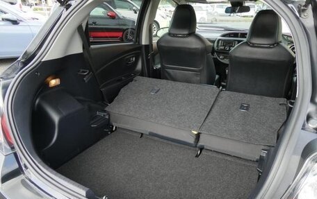 Toyota Vitz, 2020 год, 1 050 000 рублей, 10 фотография