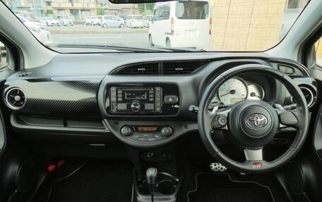 Toyota Vitz, 2020 год, 1 050 000 рублей, 11 фотография