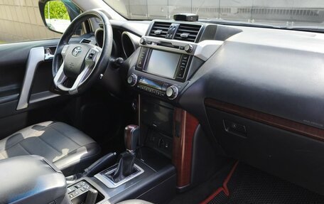Toyota Land Cruiser Prado 150 рестайлинг 2, 2014 год, 3 350 000 рублей, 13 фотография