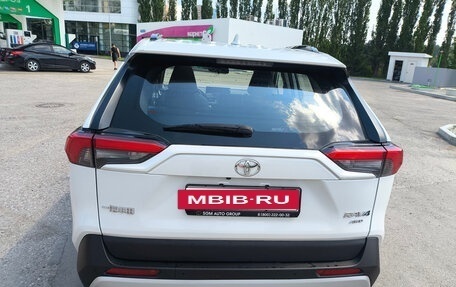 Toyota RAV4, 2024 год, 3 400 000 рублей, 6 фотография
