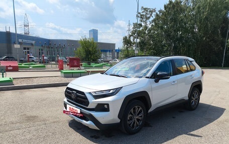 Toyota RAV4, 2024 год, 3 400 000 рублей, 5 фотография