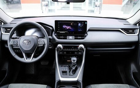 Toyota RAV4, 2024 год, 3 400 000 рублей, 19 фотография
