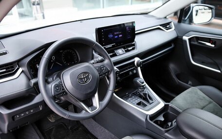 Toyota RAV4, 2024 год, 3 400 000 рублей, 21 фотография