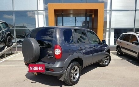 Chevrolet Niva I рестайлинг, 2018 год, 795 000 рублей, 5 фотография