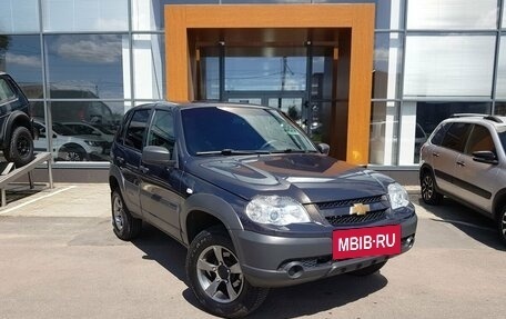 Chevrolet Niva I рестайлинг, 2018 год, 795 000 рублей, 3 фотография