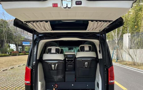 Mercedes-Benz V-Класс, 2021 год, 5 490 000 рублей, 24 фотография