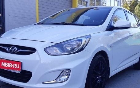 Hyundai Solaris II рестайлинг, 2012 год, 920 000 рублей, 1 фотография