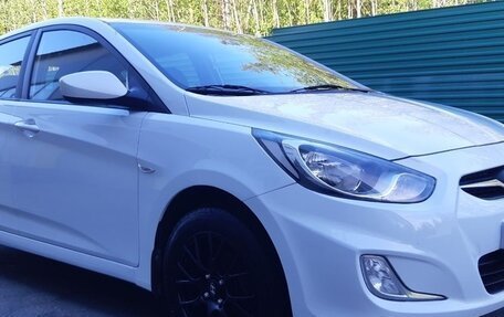 Hyundai Solaris II рестайлинг, 2012 год, 920 000 рублей, 2 фотография