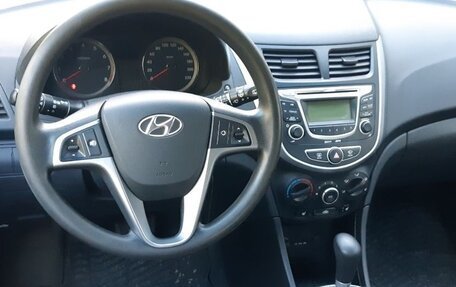 Hyundai Solaris II рестайлинг, 2012 год, 920 000 рублей, 5 фотография
