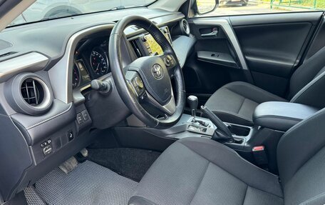 Toyota RAV4, 2017 год, 2 680 000 рублей, 12 фотография