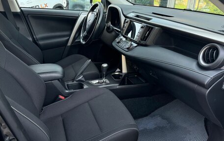 Toyota RAV4, 2017 год, 2 680 000 рублей, 13 фотография