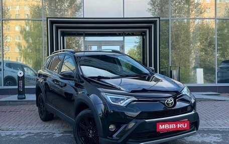 Toyota RAV4, 2017 год, 2 680 000 рублей, 3 фотография