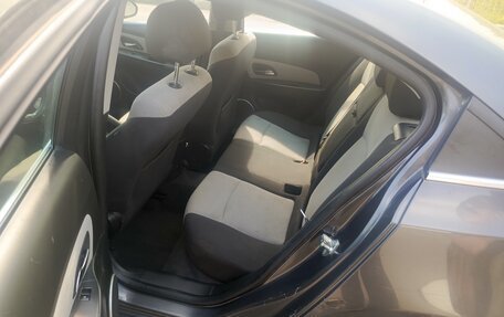 Chevrolet Cruze II, 2011 год, 500 000 рублей, 9 фотография
