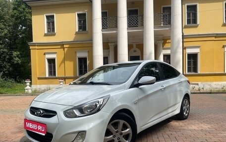 Hyundai Solaris II рестайлинг, 2011 год, 849 000 рублей, 1 фотография