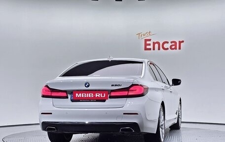 BMW 5 серия, 2022 год, 3 210 000 рублей, 6 фотография